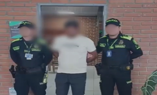 Durante controles a pasajeros en el aeropuerto de Montería, la Policía capturó a un hombre buscado para cumplir condena por porte ilegal de armas de uso privativo