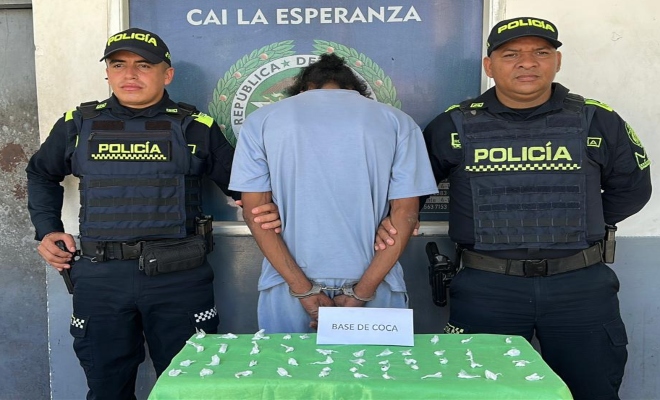 Dos polic&iacute;as, un capturado y elementos incautados