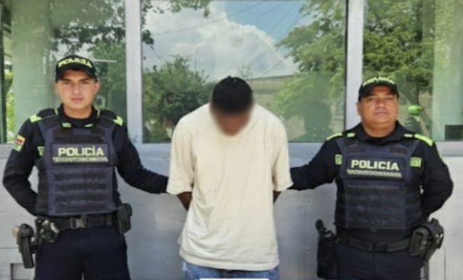 Dos polic&iacute;as, un capturado