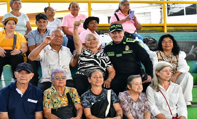 Con la comunidad de adultos mayores