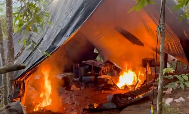 Destrucción de Laboratorio de narcotrafico