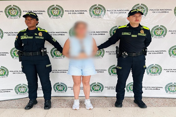 Dos Policías y una persona capturada por el delito de trafico de estupefacientes