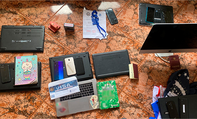 Elementos incautados, entre los que hay celulares, computadores, entre otros.