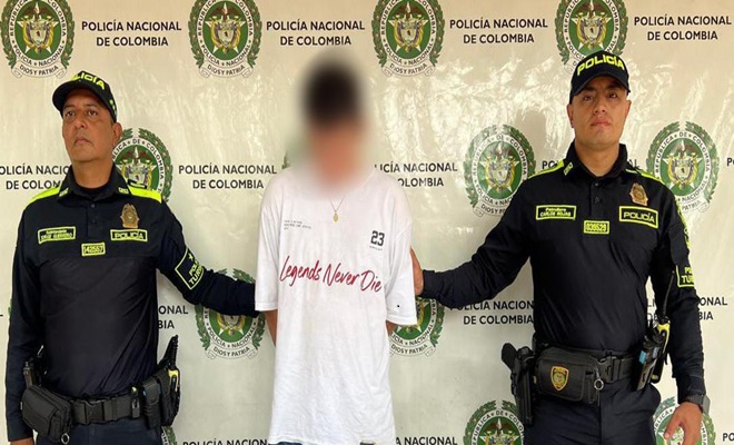 policia captura a un ciudadano por hurto