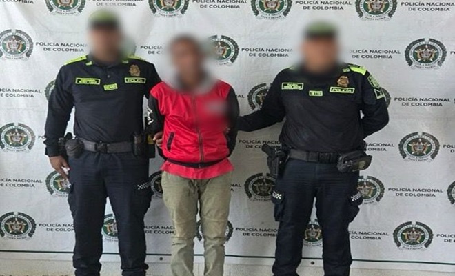 Dos Policía y un ciudadano capturado