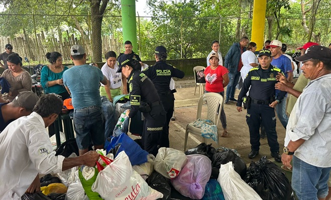 Polic&iacute;as con la ciudadan&iacute;a