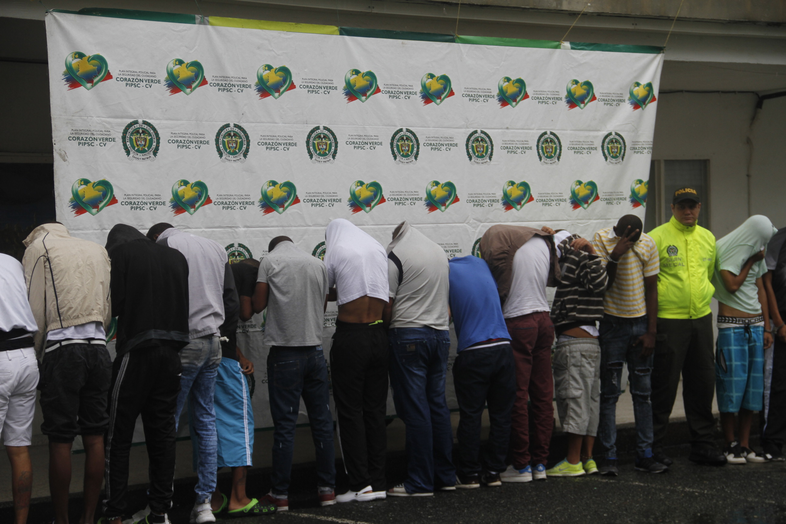 cali-“Los Cerezos” 27 capturados, tres aprehensiones-imputaciones