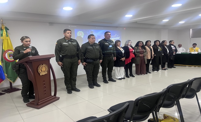 Personal policial y civil condecorado y reconocido 