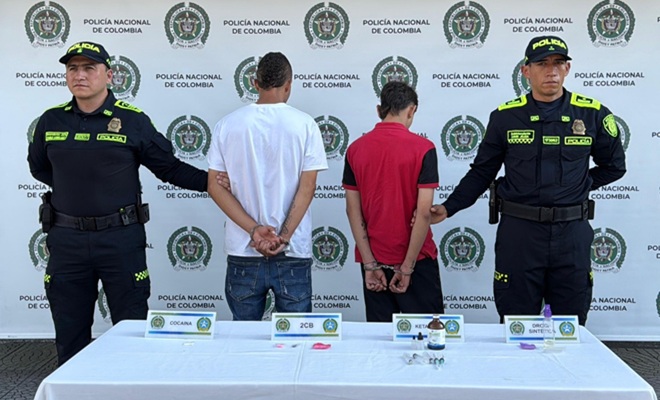 dos policías y dos capturados por tráfico de estupefacientes