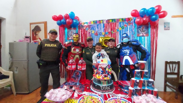 llevamos alegría en plaza de mercado el Tejar 