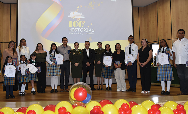 Lanzamiento libro estudiantes colegios de la Policía