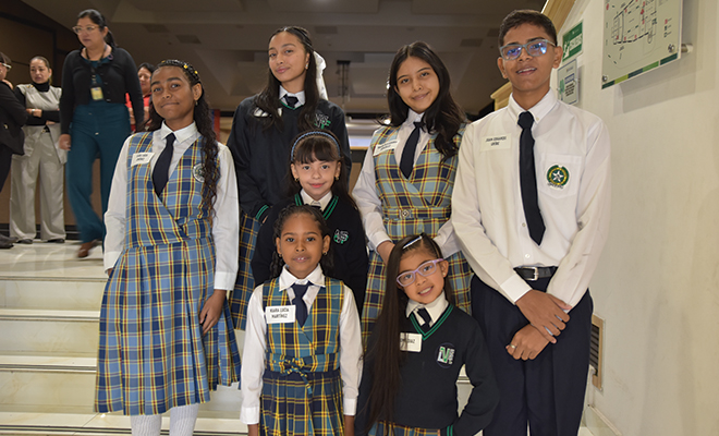 Escritores libro colegios de la Policía